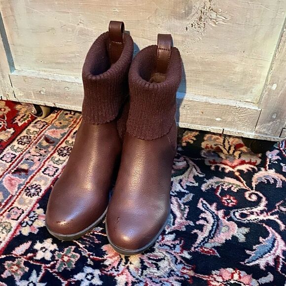 Yellow Box Shoes - Adorable booties by Yellow Box in size 71/2
